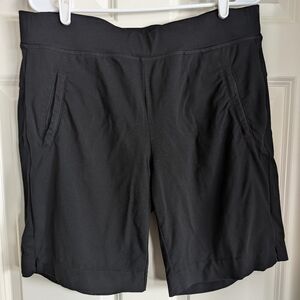 Black low rise knee length Athleta shorts
